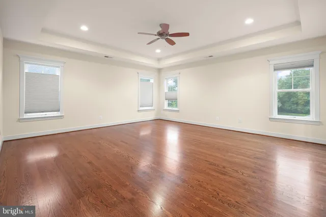 $2,240,000 | 217 Pleasant Street Southwest, Vienna, VA 22180