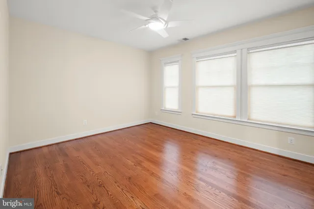 $2,240,000 | 217 Pleasant Street Southwest, Vienna, VA 22180