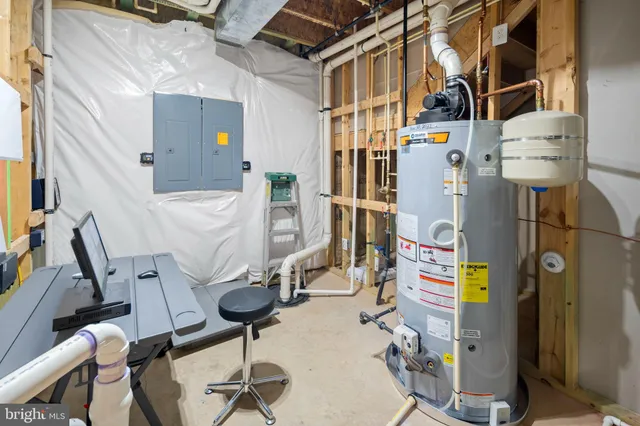 $2,240,000 | 217 Pleasant Street Southwest, Vienna, VA 22180