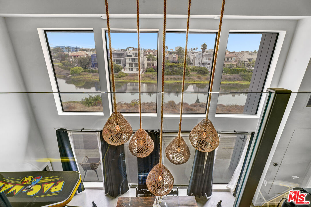 4105 Pacific Avenue, Unit 1 Marina del Rey, CA 90292 - Photo 3 of 29 a bathroom with a window and a shower