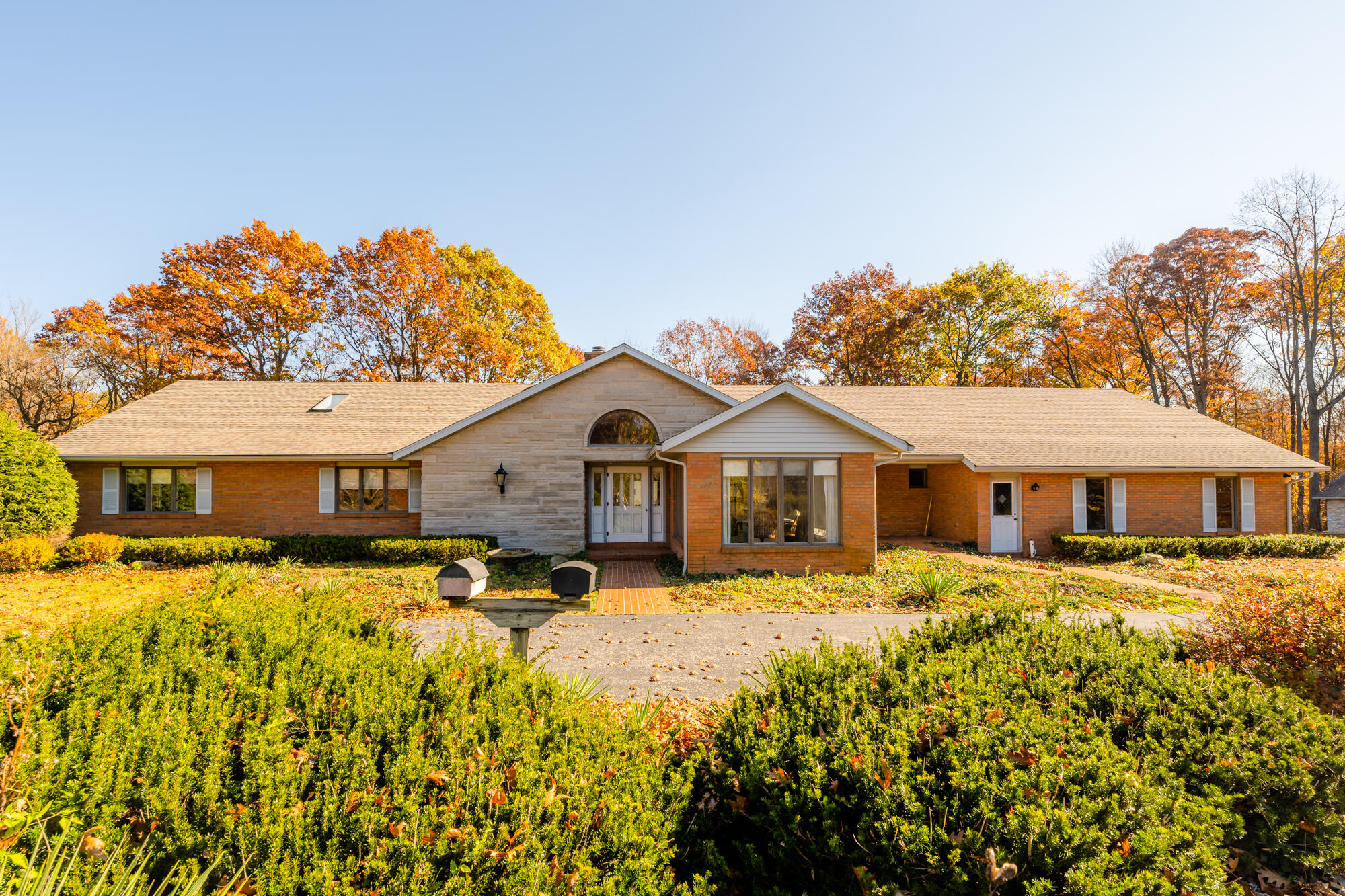 2107 Roslin Road Benton Harbor, MI 49022 - Photo 1 of 84 Roslin-113