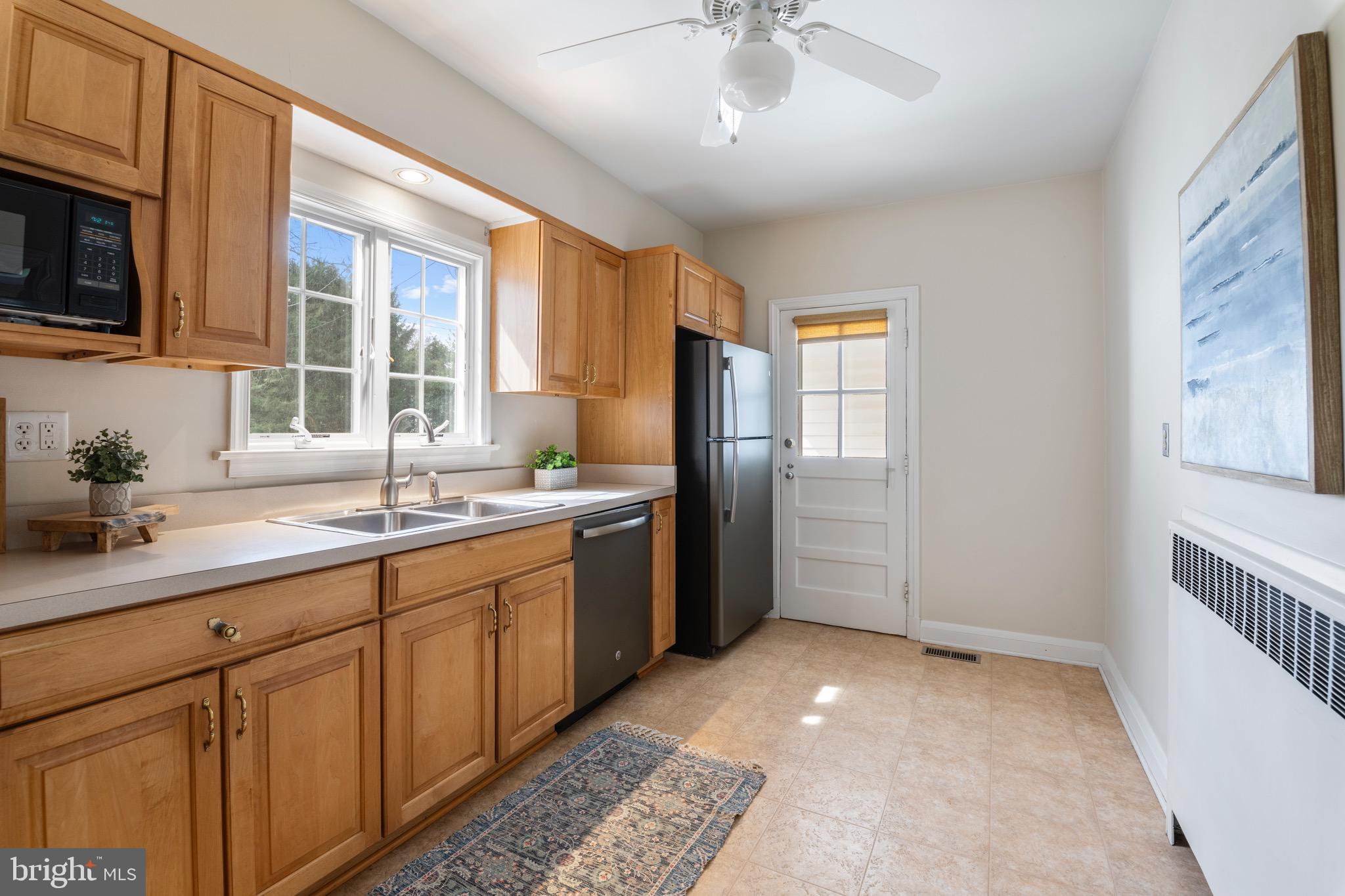 102 Yorkleigh Road Towson, MD 21204 - Photo 8 of 26 Kitchen