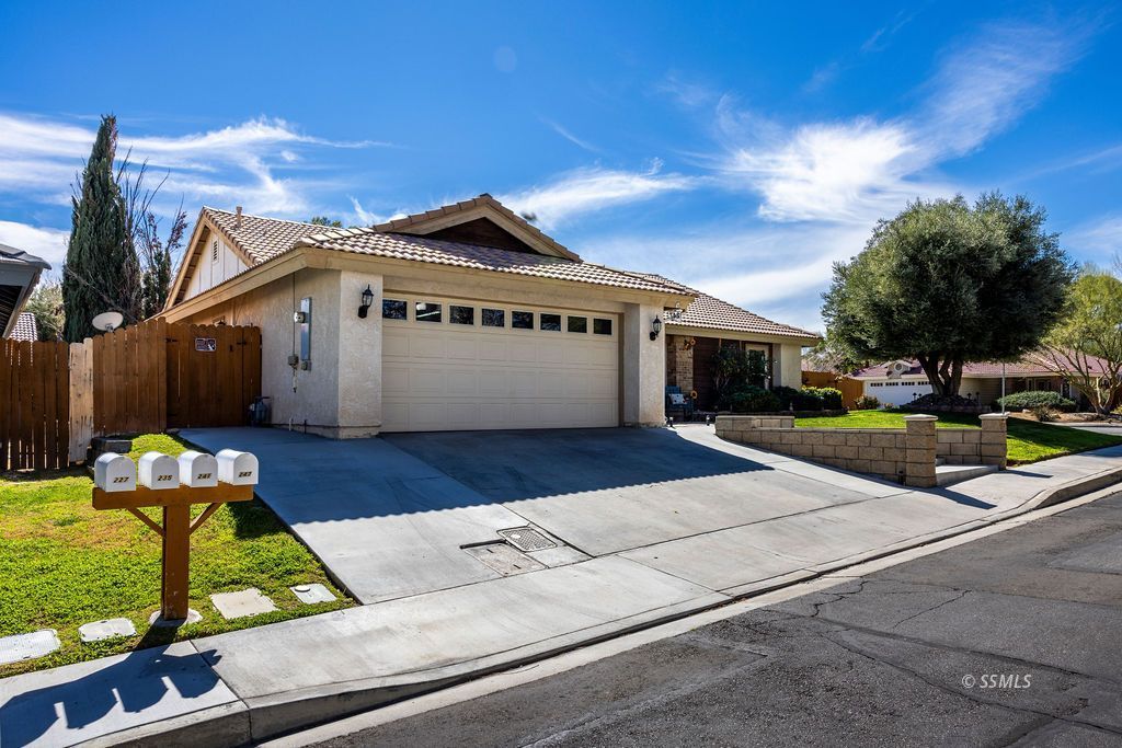 247 West Yellowstone Place Ridgecrest, CA 93555 - Photo 5 of 50 Gallery Image 5