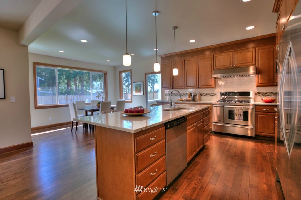 5851 Northeast 8th Street Renton, WA 98059 - Photo 15 of 25