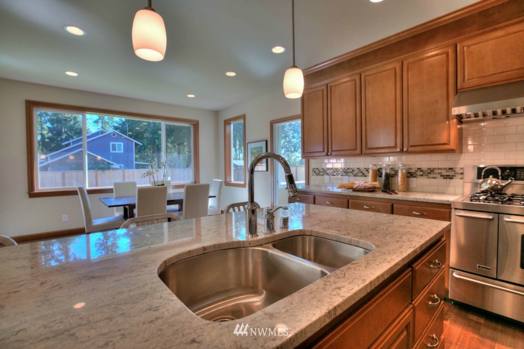 5851 Northeast 8th Street Renton, WA 98059 - Photo 16 of 25