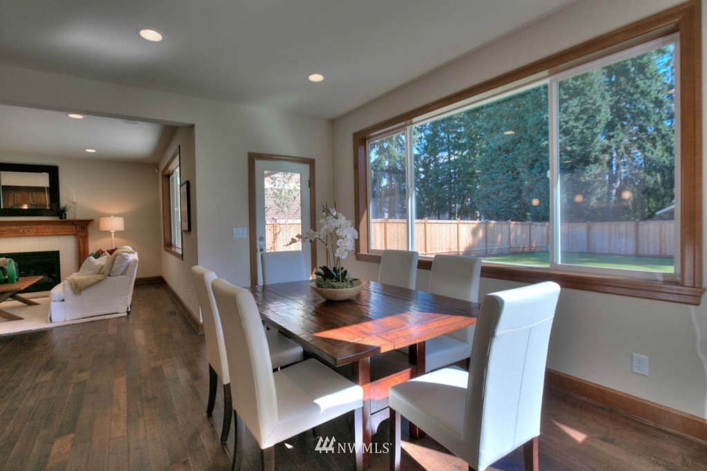5851 Northeast 8th Street Renton, WA 98059 - Photo 18 of 25