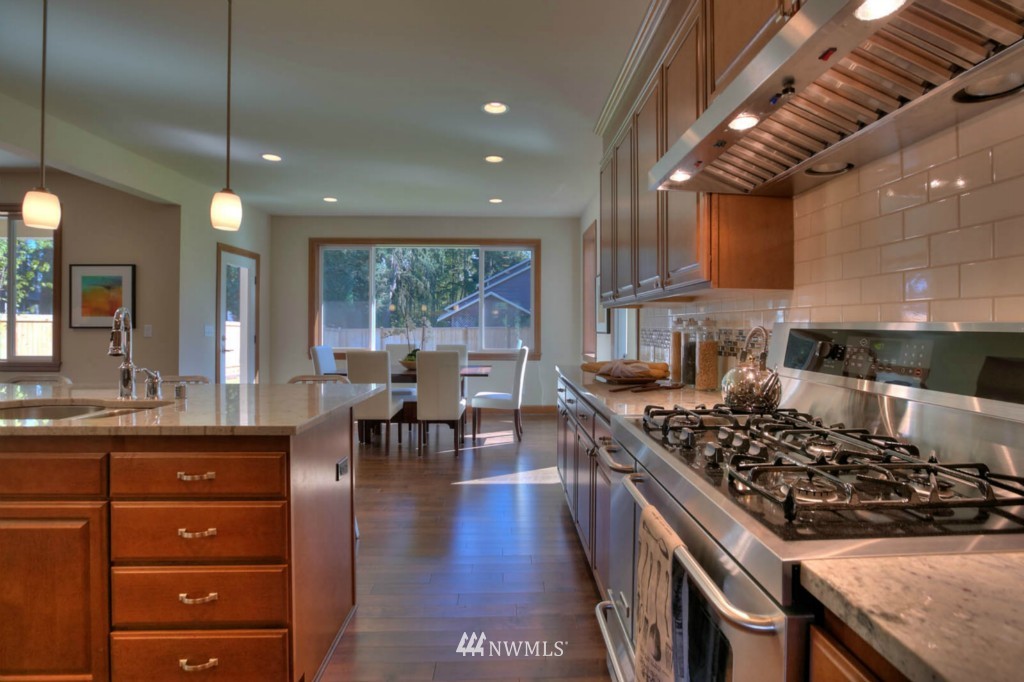 5851 Northeast 8th Street Renton, WA 98059 - Photo 19 of 25