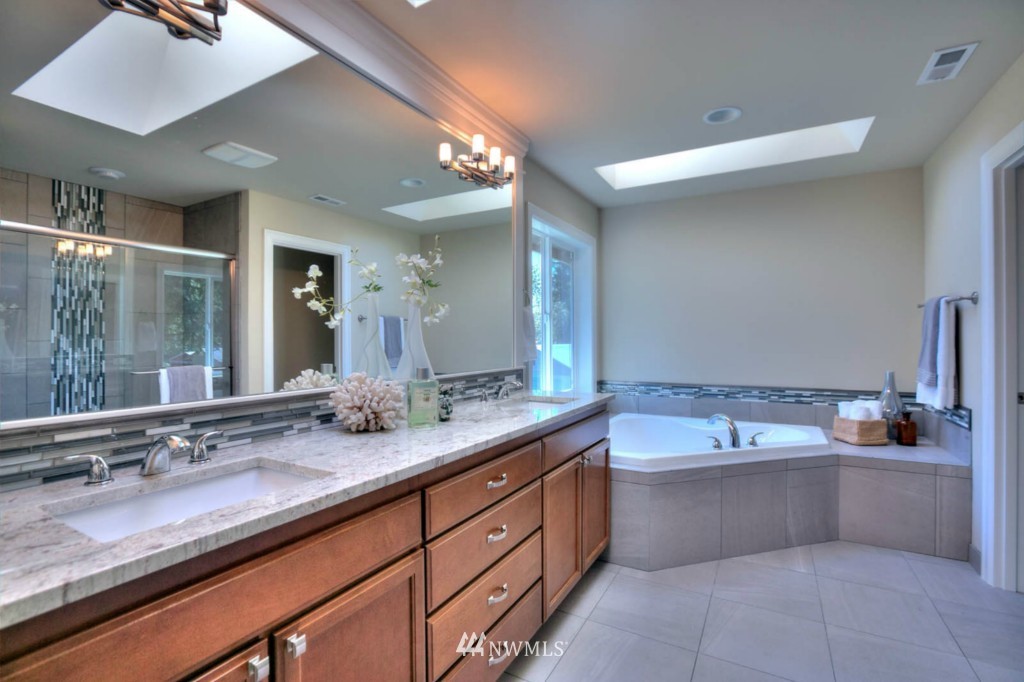 5851 Northeast 8th Street Renton, WA 98059 - Photo 22 of 25