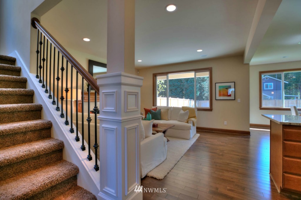 5851 Northeast 8th Street Renton, WA 98059 - Photo 9 of 25