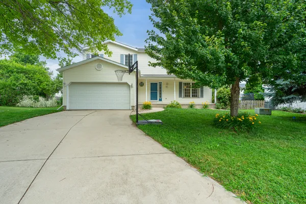 $329,900 | 1410 Boyne Court, Normal, IL 61761