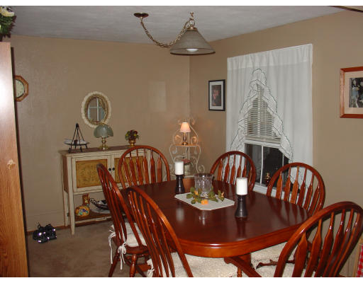 270 Oak Street Springfield, MA 01151 - Photo 4 of 11 a view of a dining room with furniture