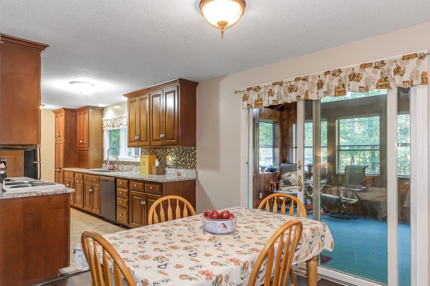 23 Wiley Hill Road Londonderry, NH 03053 - Photo 4 of 18 Gallery Image 4