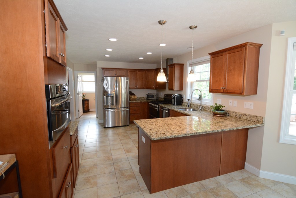 49 Cart Path Road Dracut, MA 01826 - Photo 12 of 29 Gallery Image 12