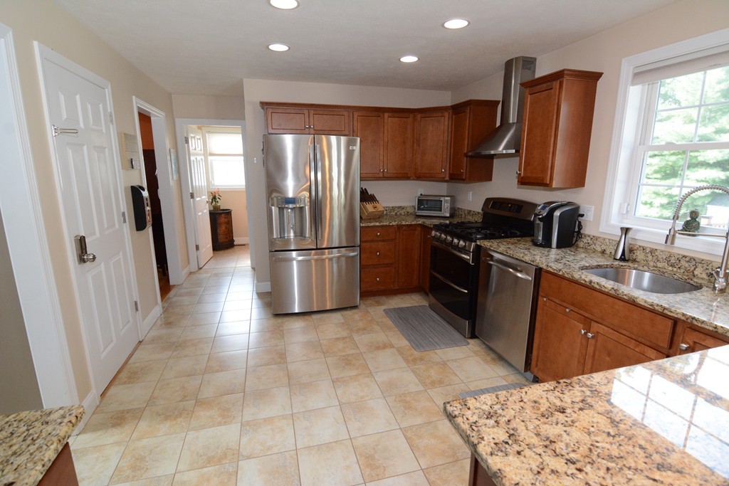 49 Cart Path Road Dracut, MA 01826 - Photo 13 of 29 Gallery Image 13