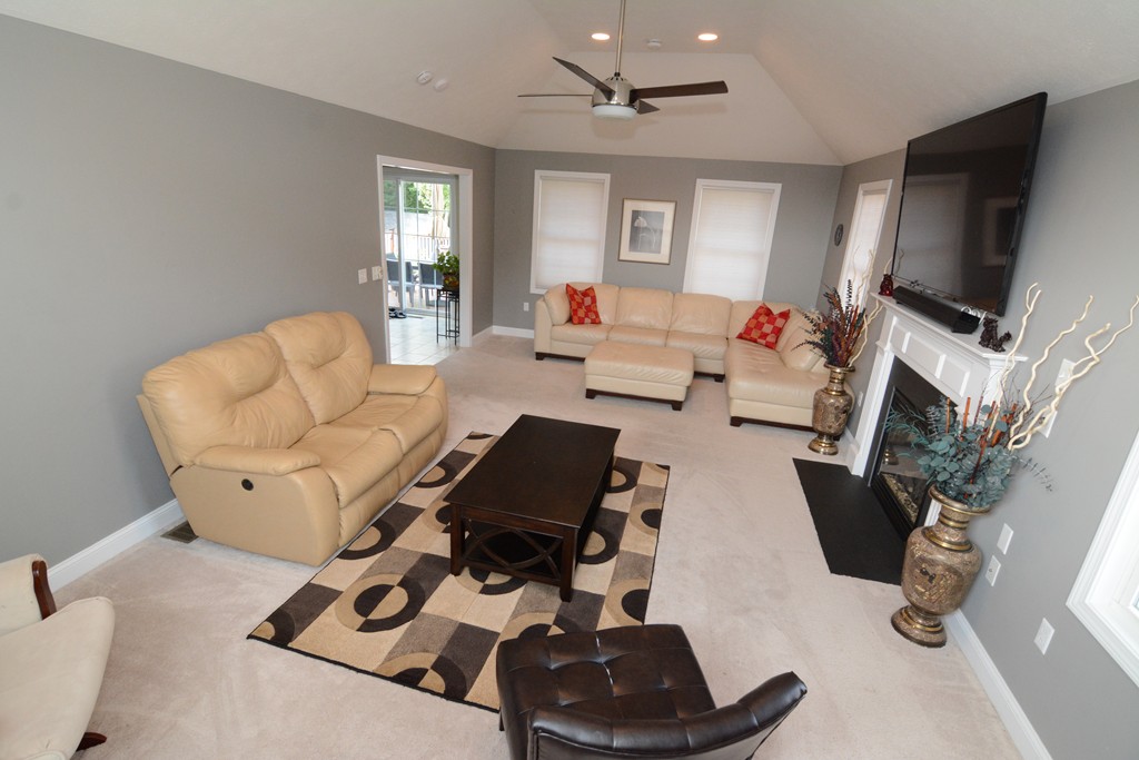 49 Cart Path Road Dracut, MA 01826 - Photo 7 of 29 Gallery Image 7