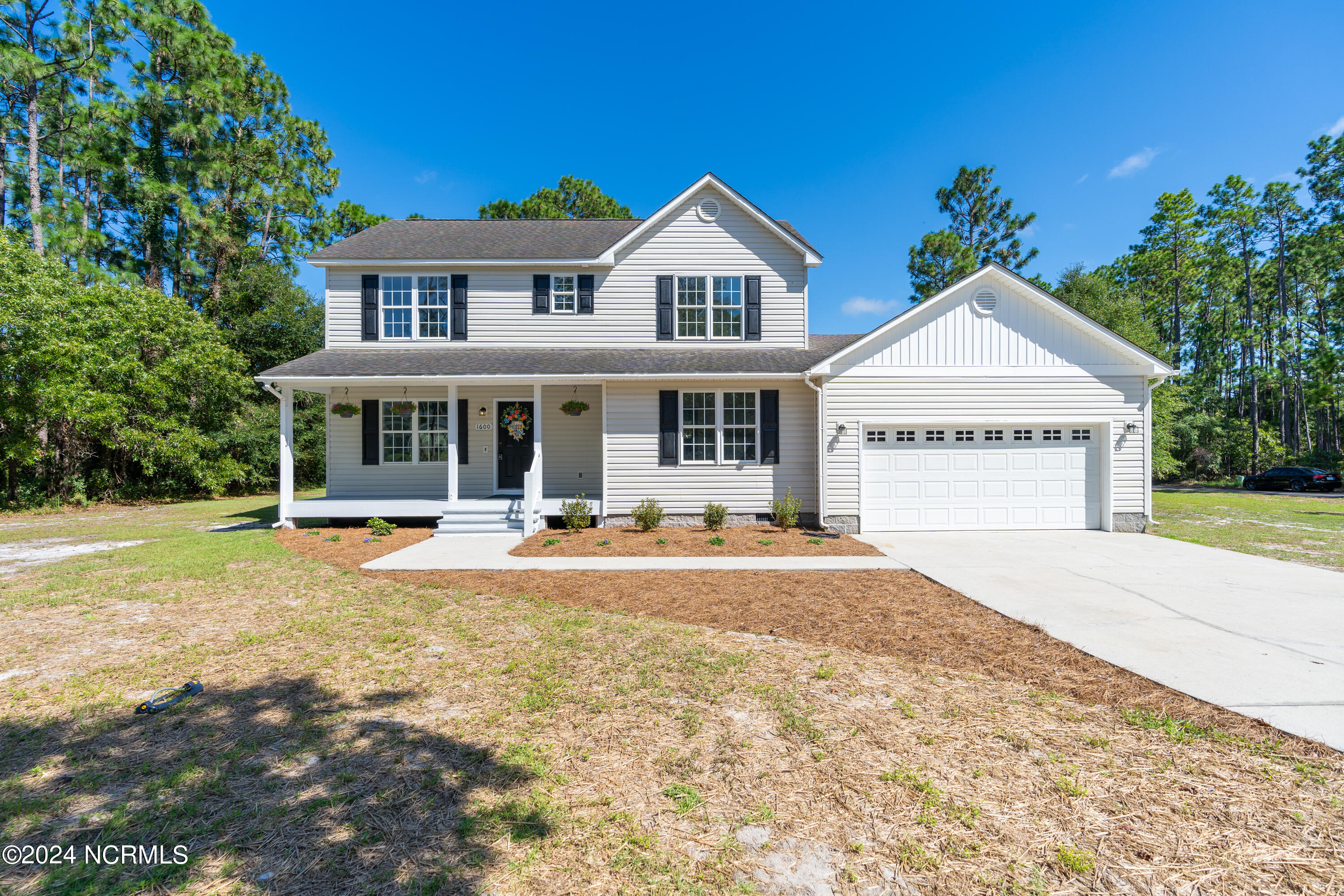 Welcome to 1600 Raeford Rd in Boiling Springs Lakes