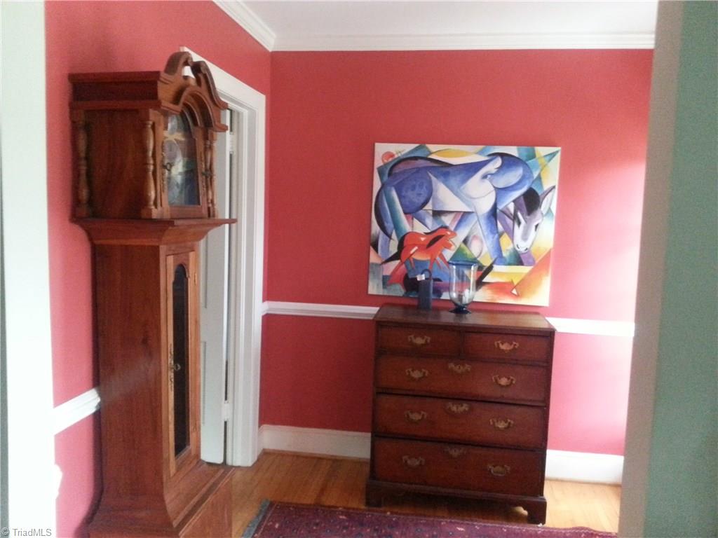 944 Avon Road Winston-Salem, NC 27104 - Photo 3 of 15 Entry