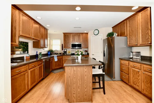 $330,000 | 5514 Coventry Park Boulevard, Indianapolis, IN 46237