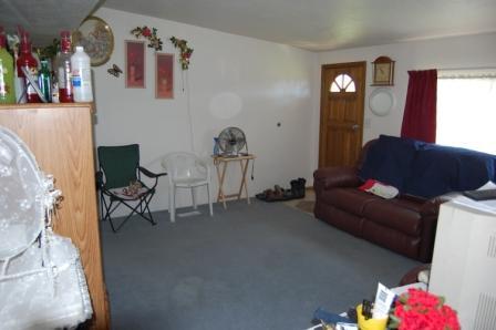 18580 Summitview Road Tieton, WA 98947 - Photo 12 of 19 a living room with furniture and a window