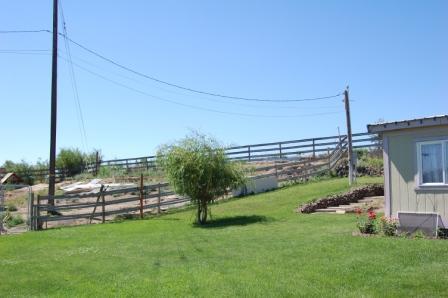18580 Summitview Road Tieton, WA 98947 - Photo 17 of 19 a view of a backyard with plants