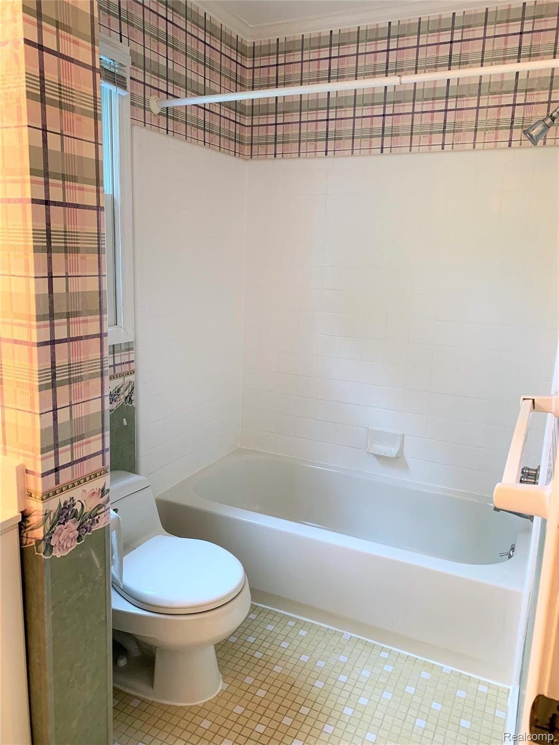11843 Stoney Ridge Road Brighton, MI 48114 - Photo 31 of 38 2nd story full bath