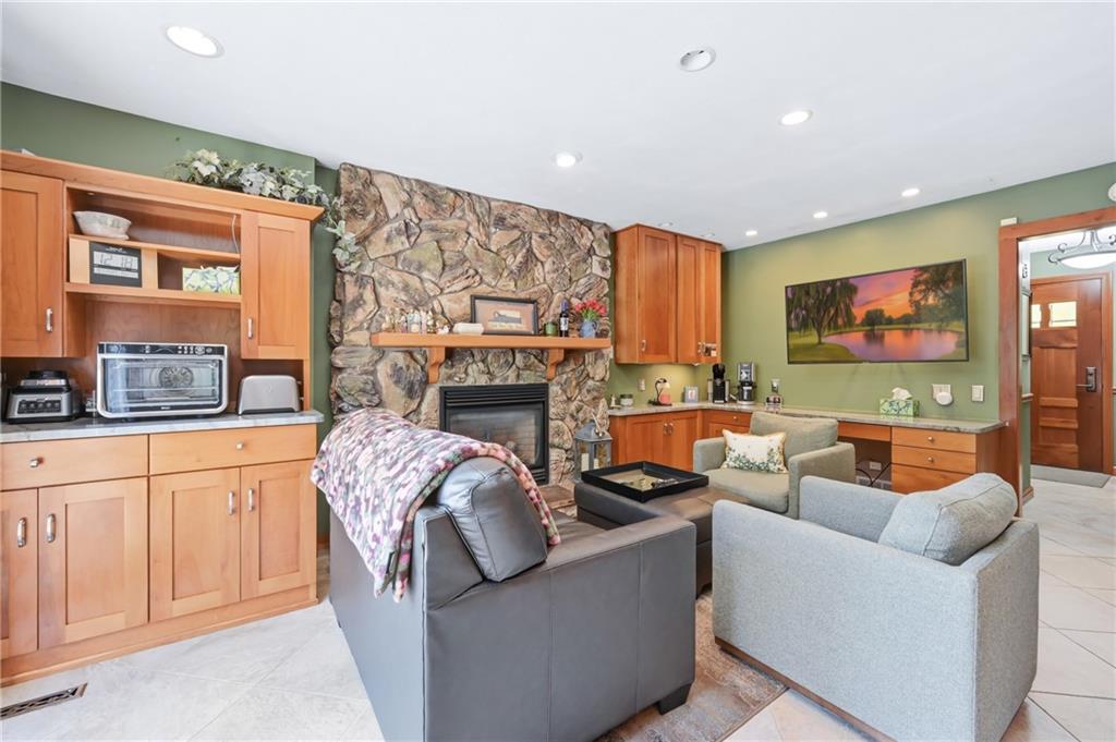 320 Robertson Road Hermitage, PA 16148 - Photo 14 of 49 Gallery Image 14