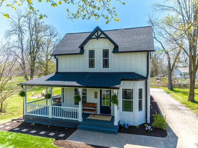 $675,000 | 397 West Geneva Street, Williams Bay, WI 53191