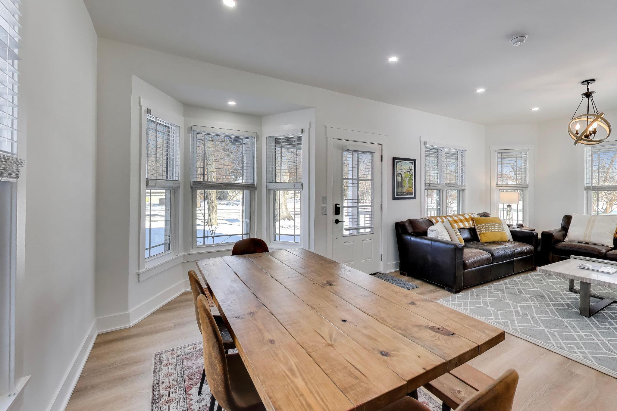 397 West Geneva Street Williams Bay, WI 53191 - Photo 15 of 35 Dining area