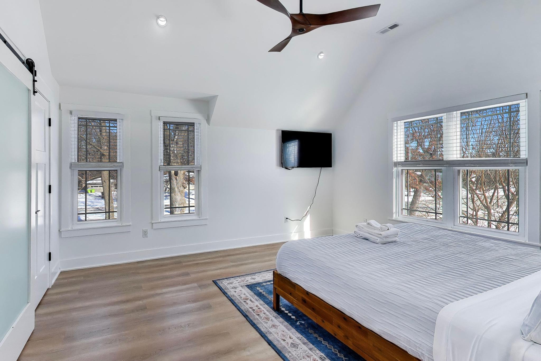 397 West Geneva Street Williams Bay, WI 53191 - Photo 27 of 35 2nd floor bed 2