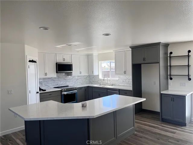 $525,000 | 21305 Wren Street, Apple Valley, CA 92308