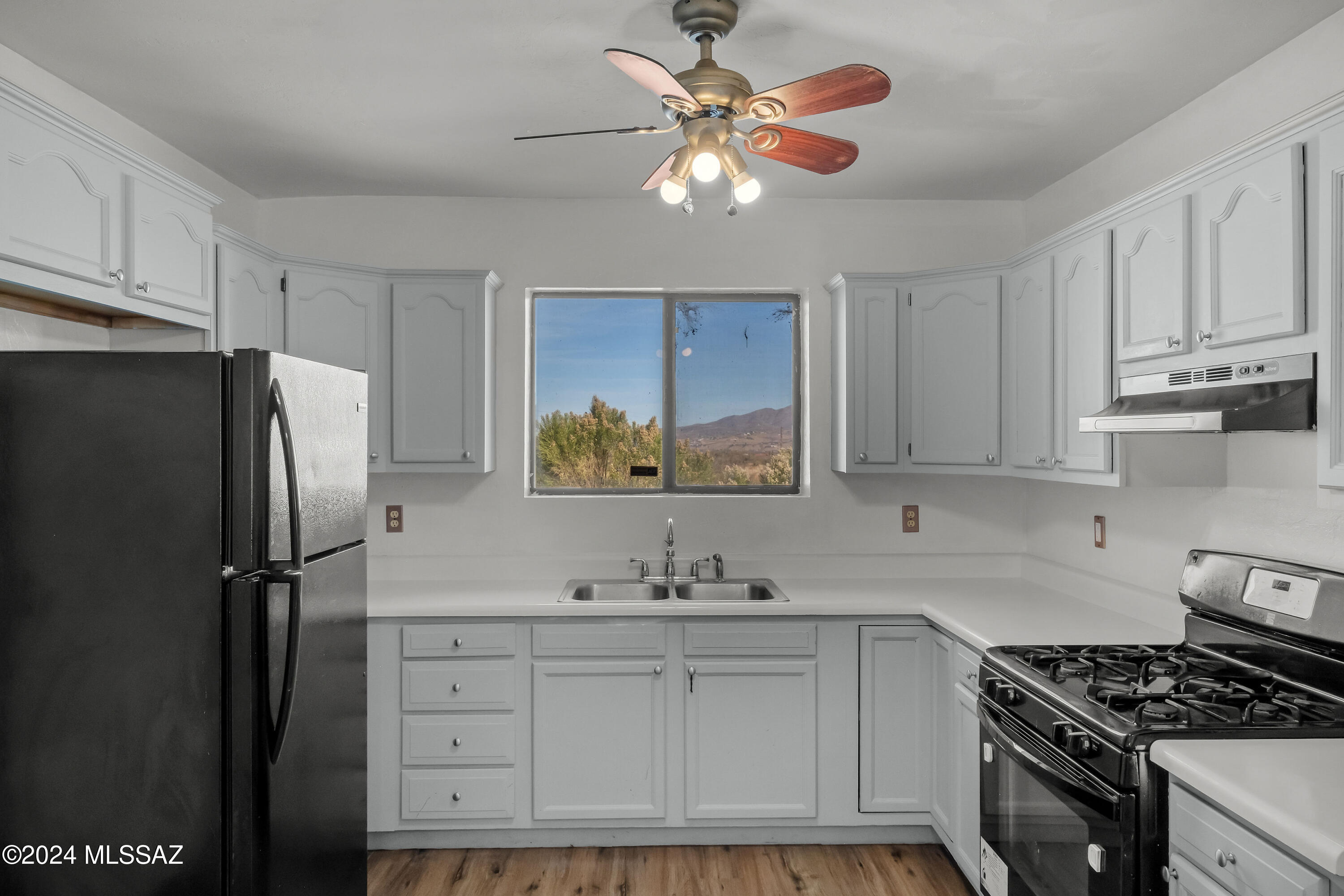 905 Via Puebla Rio Rico, AZ 85648 - Photo 17 of 29