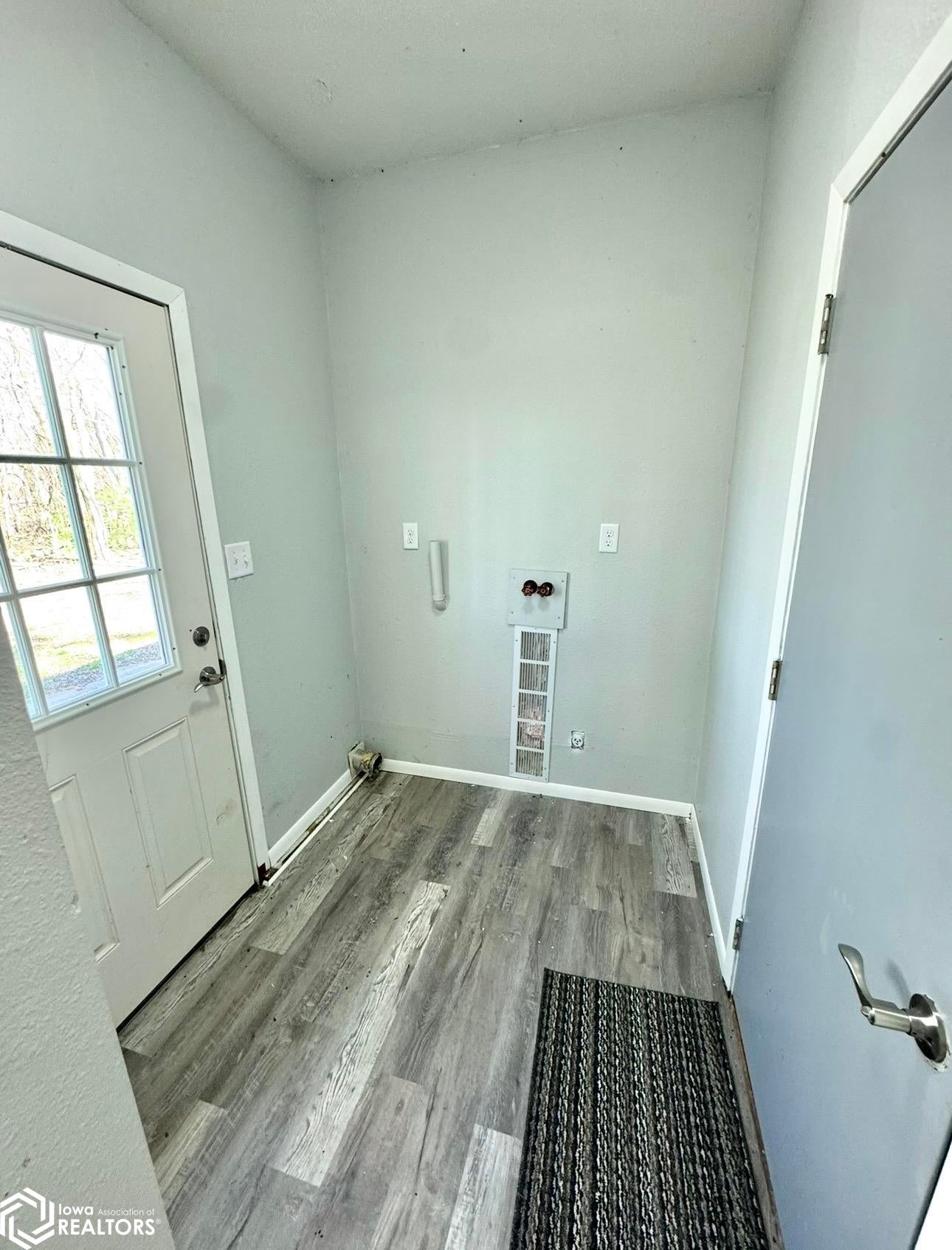 250 Section Line Road Dallas City, IL 62330 - Photo 28 of 49 Gallery Image 28