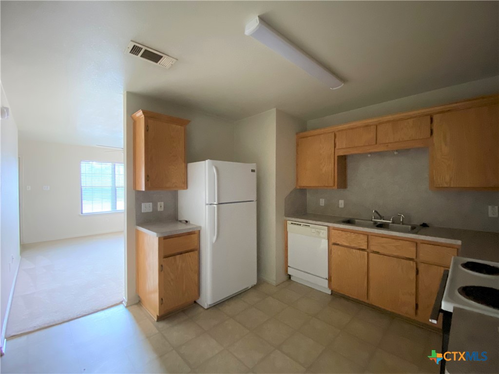 1610 Aztec Trace, Unit B Harker Heights, TX 76548 - Photo 3 of 7