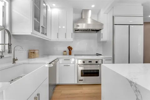 $1,750,000 | 3951 Park Drive, Miami, FL 33133