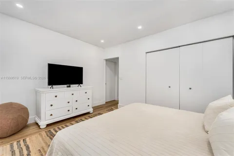 $1,750,000 | 3951 Park Drive, Miami, FL 33133