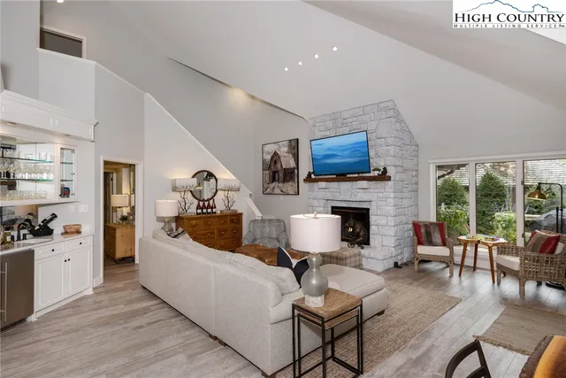 $1,495,000 | 870 Club House Drive, Unit B2, Banner Elk, NC 28604