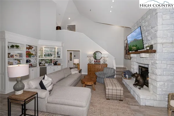 $1,495,000 | 870 Club House Drive, Unit B2, Banner Elk, NC 28604