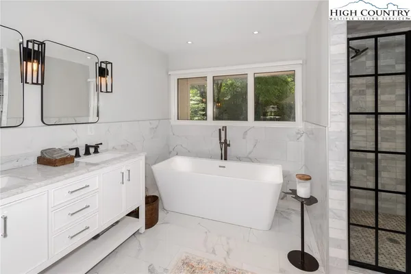 $1,495,000 | 870 Club House Drive, Unit B2, Banner Elk, NC 28604