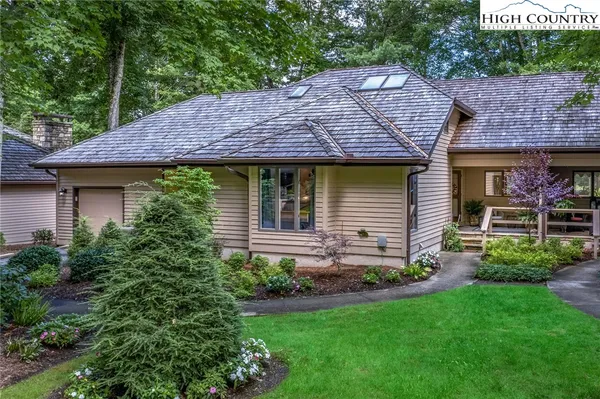 $1,495,000 | 870 Club House Drive, Unit B2, Banner Elk, NC 28604