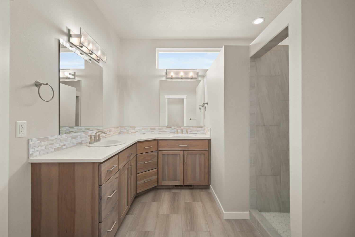 8704 East Ridgeline Lane Spokane, WA 99217 - Photo 17 of 37