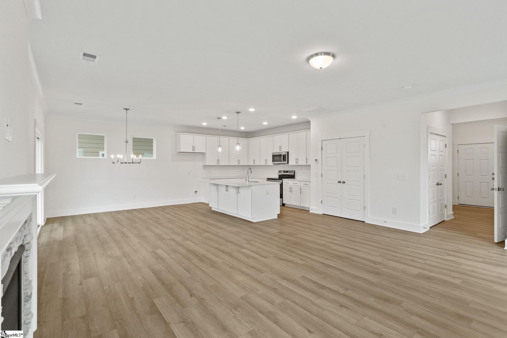 601 Columbus Circle Simpsonville, SC 29680 - Photo 5 of 28