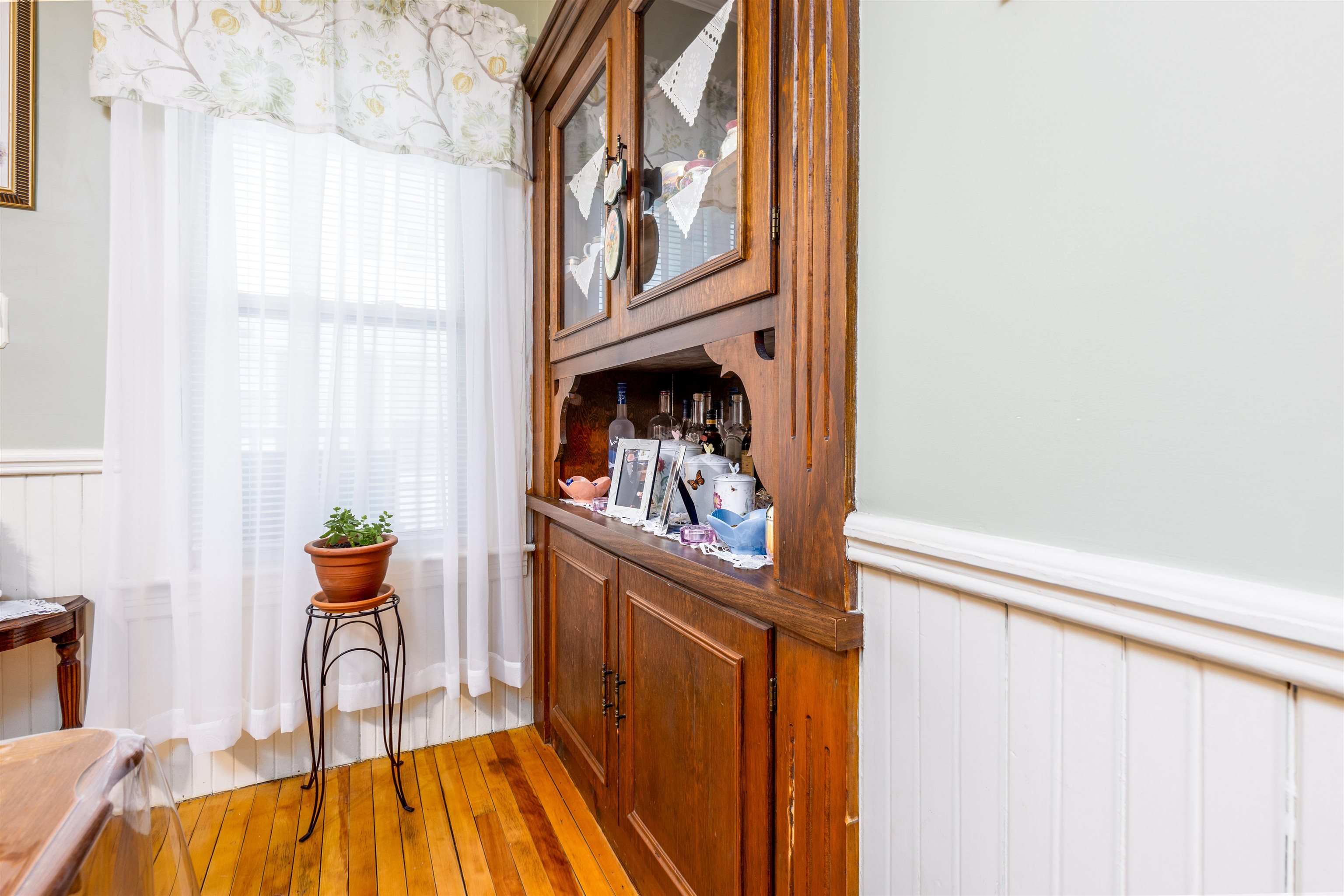 611 Summer Street Manchester, NH 03103 - Photo 5 of 38