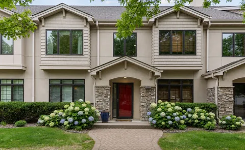 $600,000 | 421 Willoughby Way West, Minnetonka, MN 55305