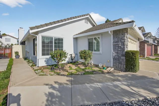 $559,999 | 5501 Big Creek Way, Elk Grove, CA 95758
