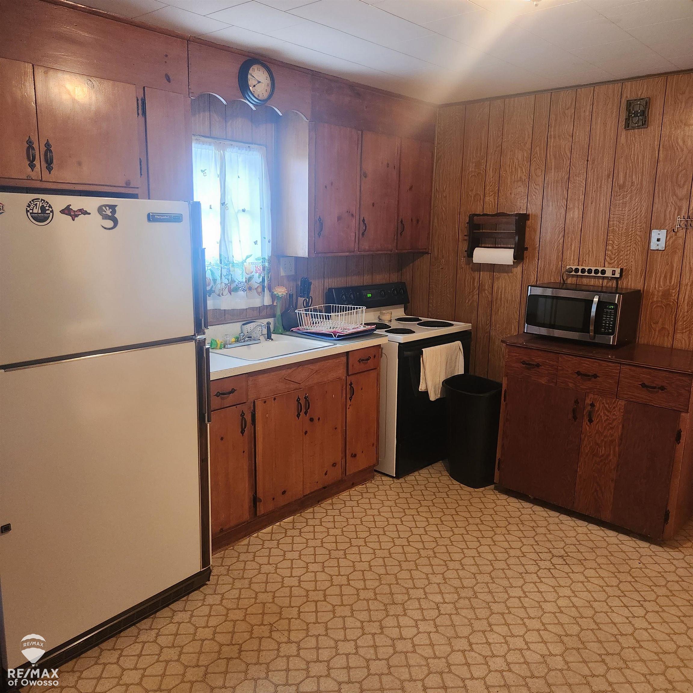 10873 Beaver Road St. Helen, MI 48656 - Photo 15 of 21 50135339-3AF2AC3C-96C9-4799-9492-900597146DFE.JPG