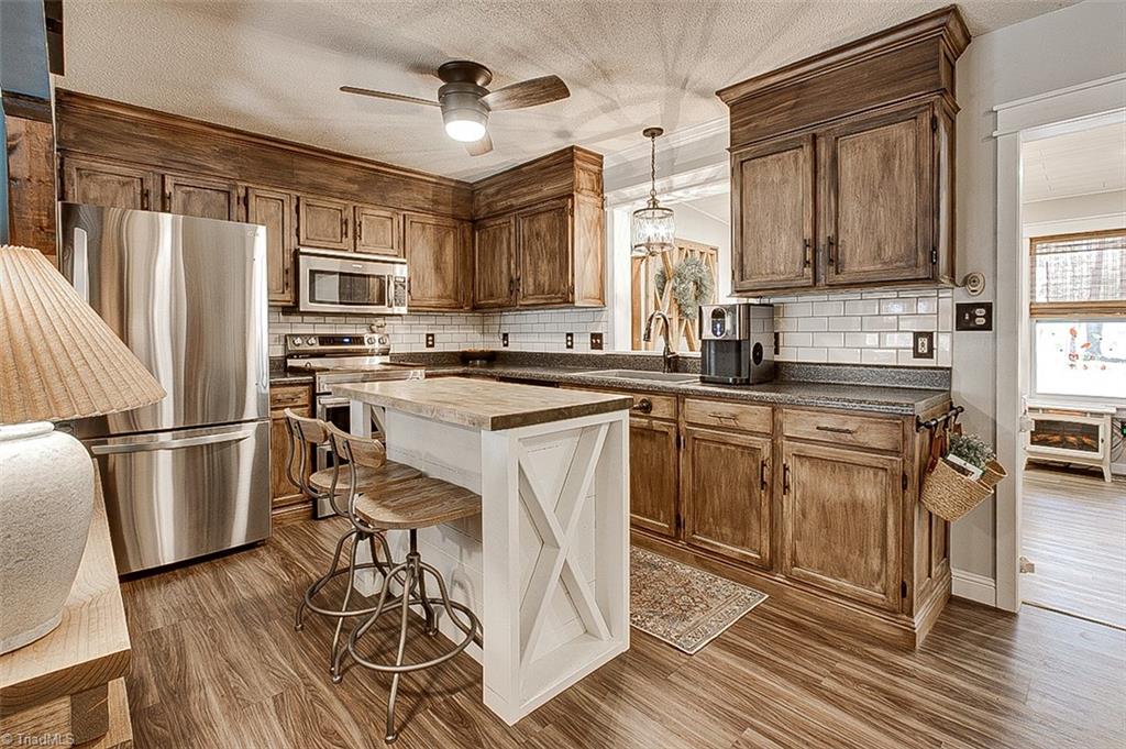 5218 Old Lexington Road Asheboro, NC 27205 - Photo 6 of 29