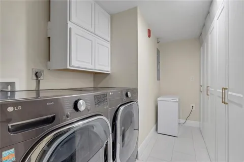 $325,000 | 3031 Sandpiper Bay Circle, Unit F106, Naples, FL 34112