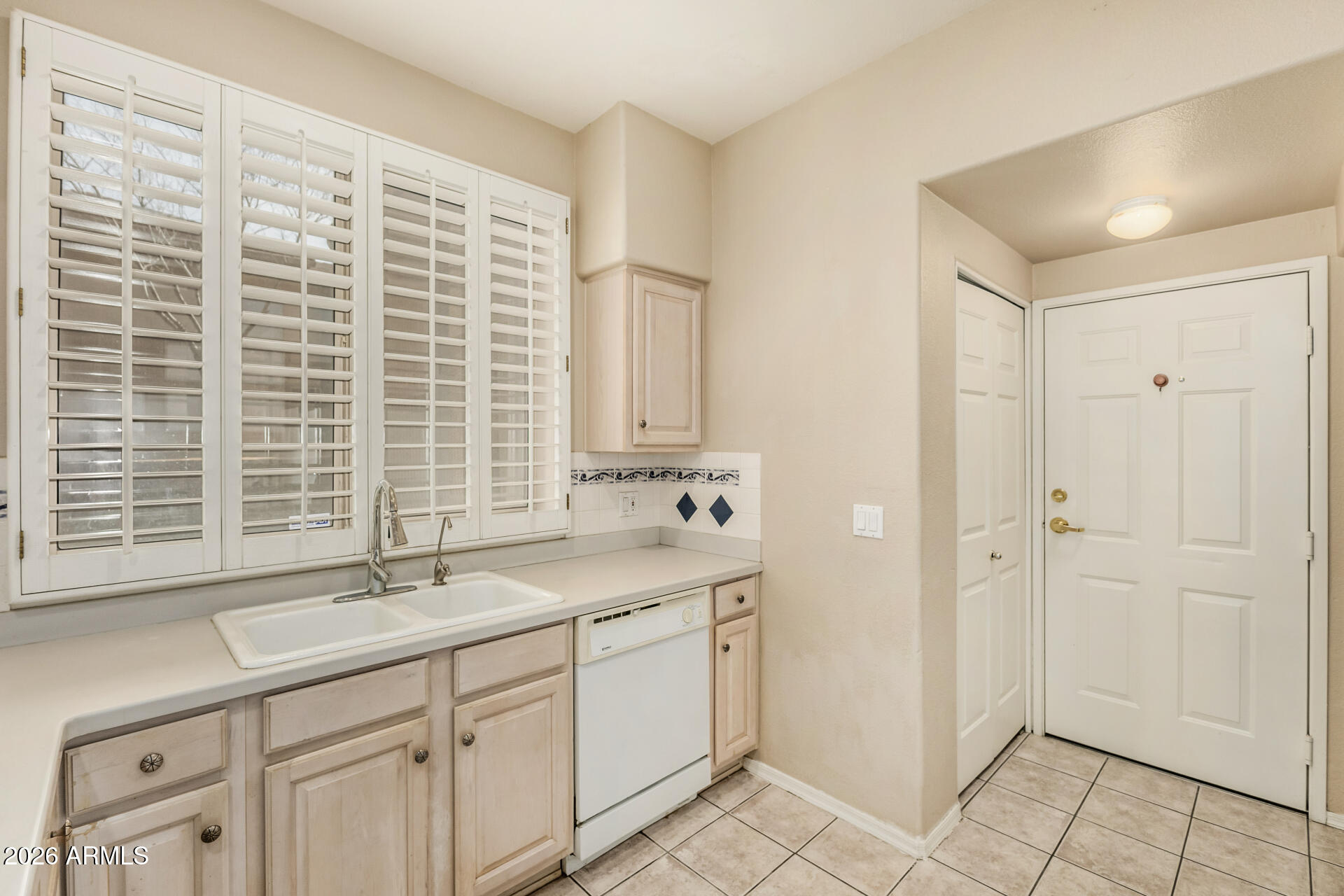 1445 East Broadway Road, Unit 116 Tempe, AZ 85282 - Photo 12 of 36 a bathroom with a sink and a shower