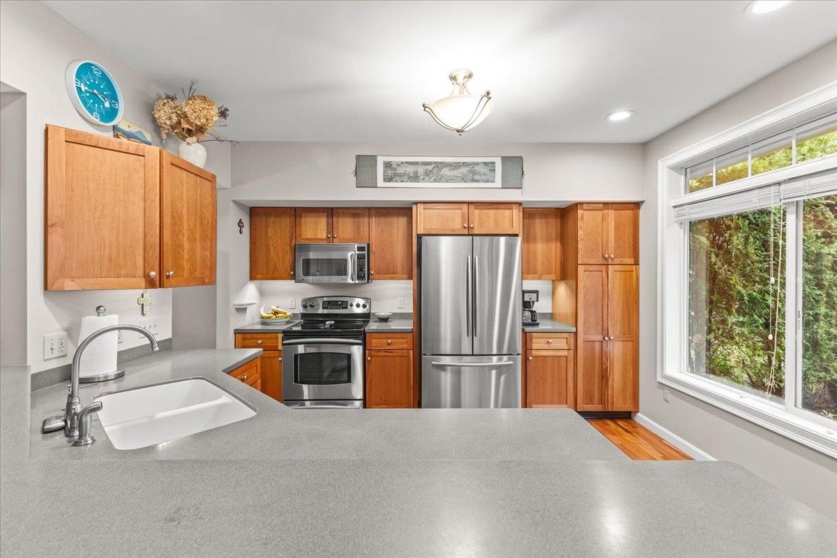 73 Park Road South Burlington, VT 05403 - Photo 21 of 53