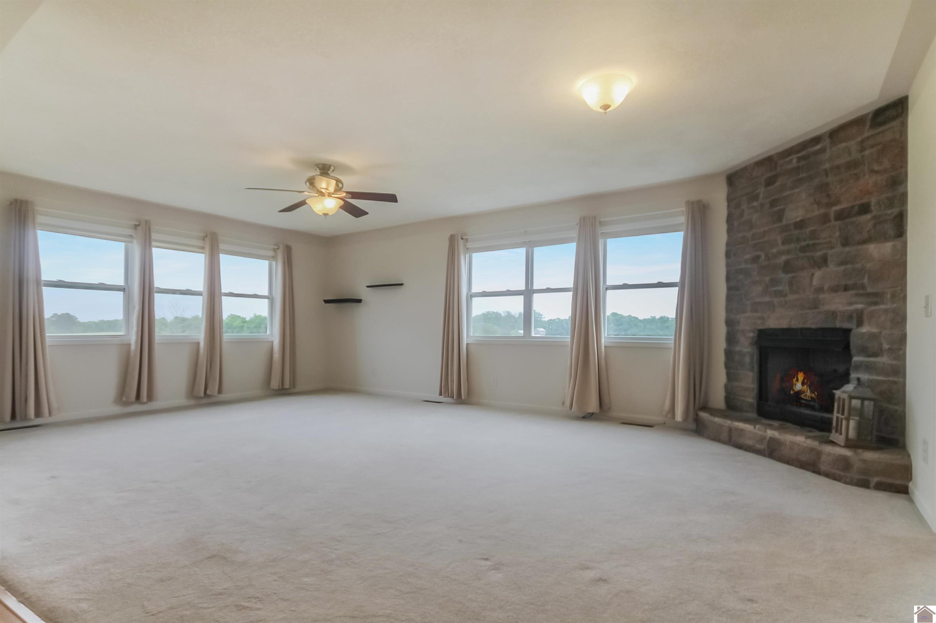 454 Snow Road Murray, KY 42071 - Photo 7 of 26 LIVING ROOM/GAS LOGS